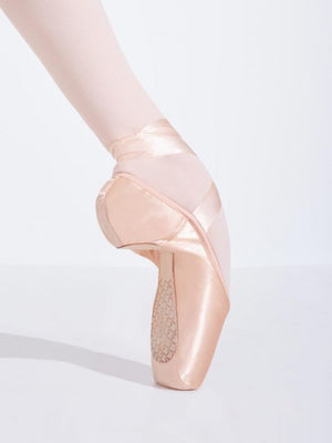 
            
                Load image into Gallery viewer, CAPEZIO - Cambre Pointe Shoe / Broad / 4 Shank Strength
            
        