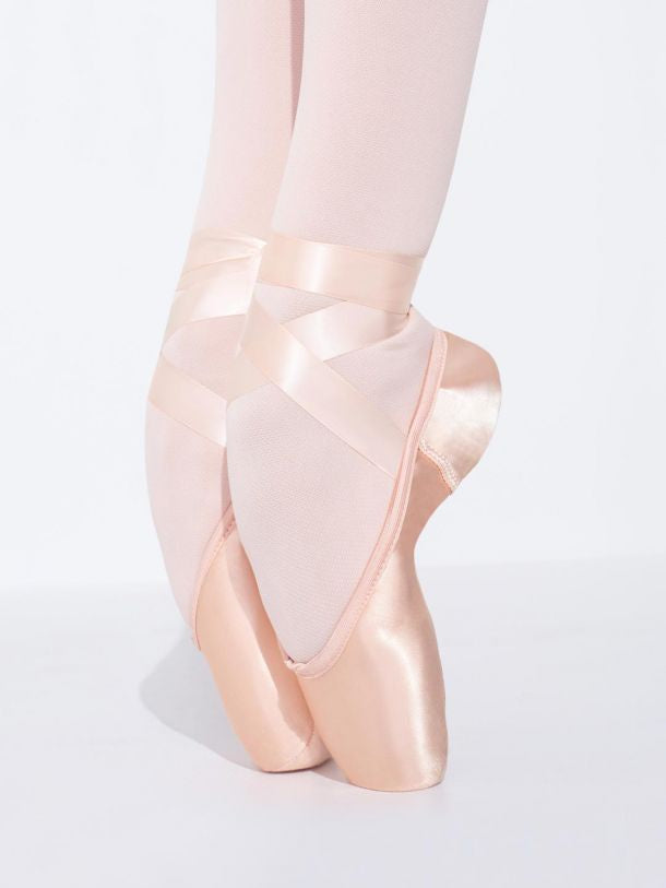 CAPEZIO - Airess Pointe Shoe / Broad / 6.5 Shank Strength