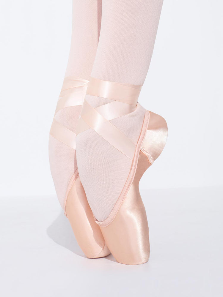 CAPEZIO - Airess Pointe Shoe / Tapered / 6.5 Shank Strength